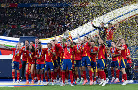 并伺机在 并伺机在